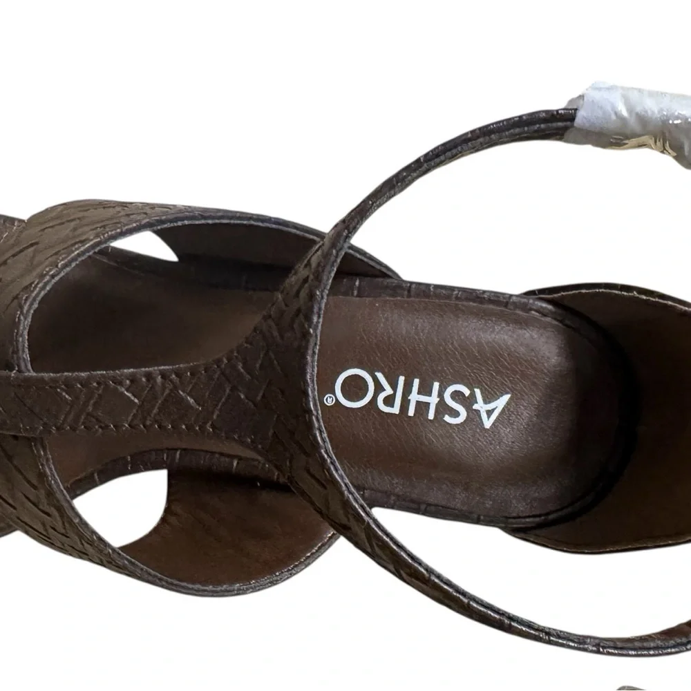 Ashro | Sandee Wedge Brown New With Tags NWT